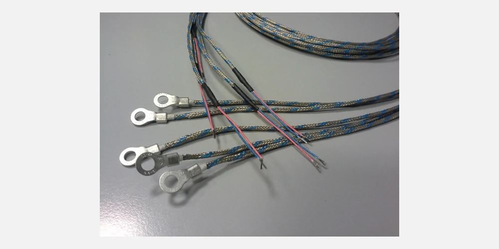 Type J thermocouple with eyelet for contact temperature measurements